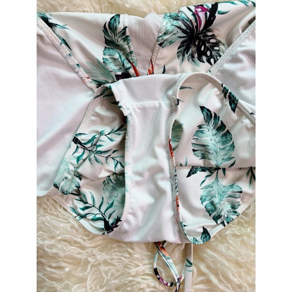 Moving Sale! EUC Roxy Shady Palm V Neck Swimsuit Halter Style Mesh Insert Medium - Picture 8 of 9